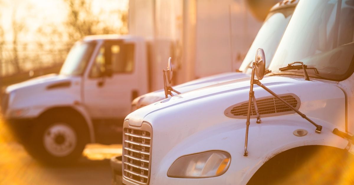 7 Tips for Adjusting and Maintaining Box Truck Side Mirrors